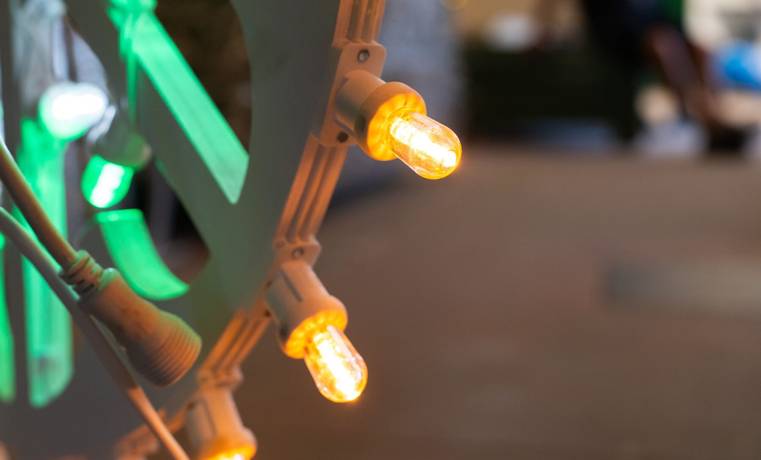 Il lato invisibile delle luminarie: cosa non si vede ma fa la differenza